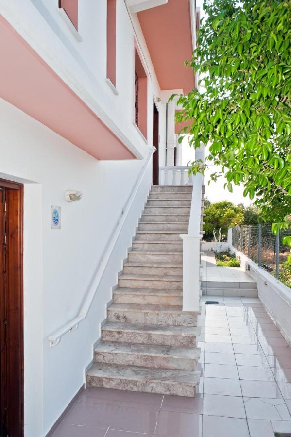 Captain Michalis Apartments Galatas  Екстер'єр фото