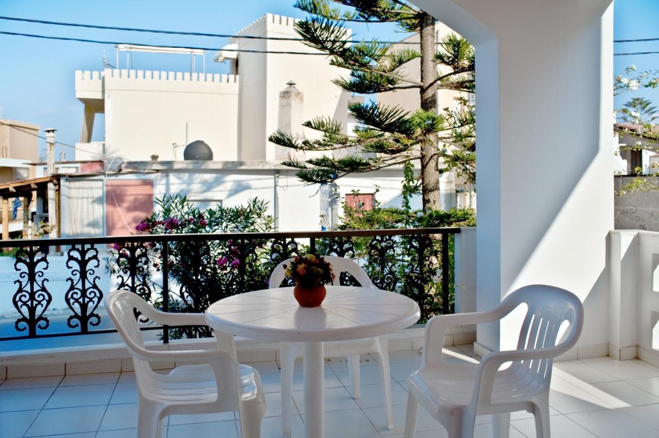 Captain Michalis Apartments Galatas  Екстер'єр фото