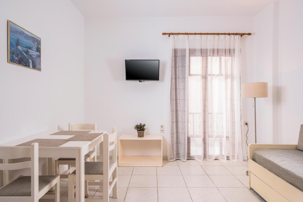 Captain Michalis Apartments Galatas  Екстер'єр фото