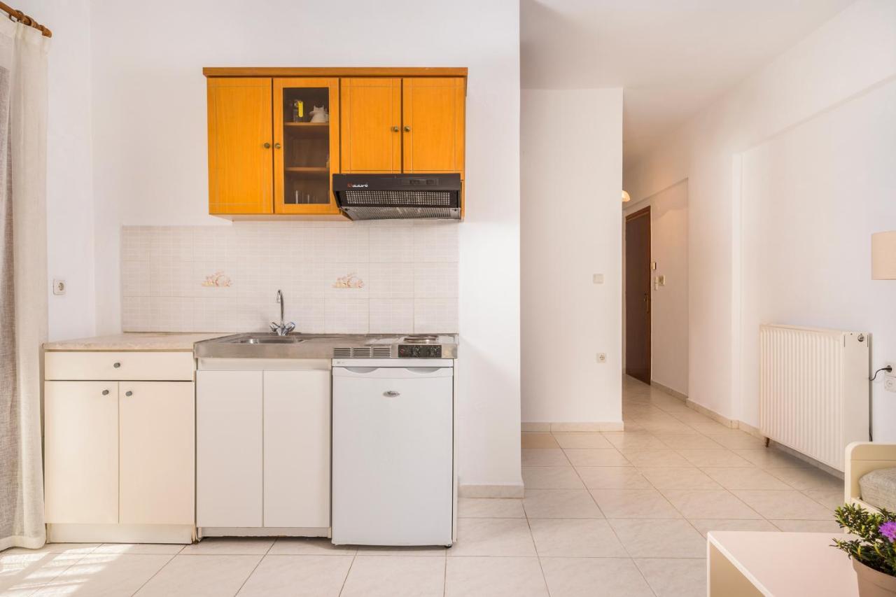 Captain Michalis Apartments Galatas  Екстер'єр фото