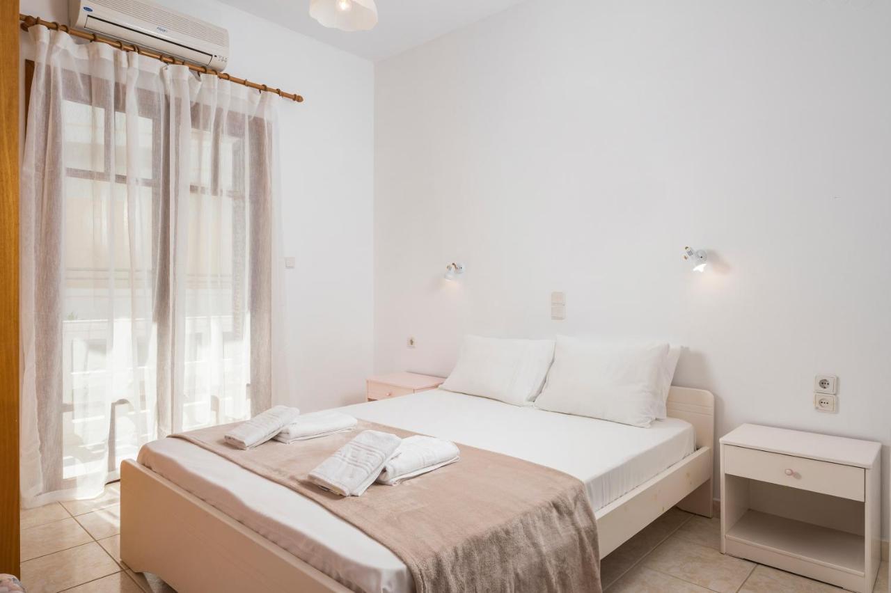 Captain Michalis Apartments Galatas  Екстер'єр фото