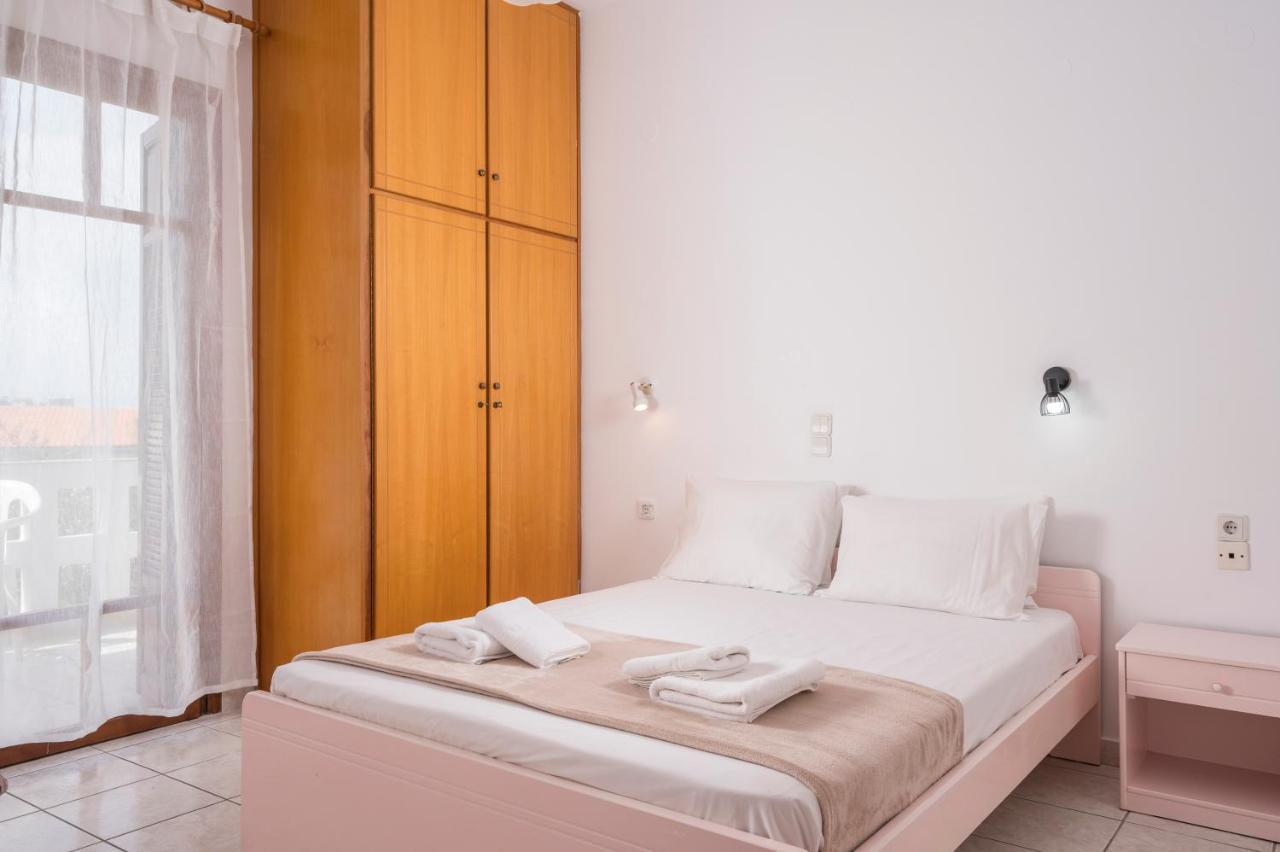 Captain Michalis Apartments Galatas  Екстер'єр фото