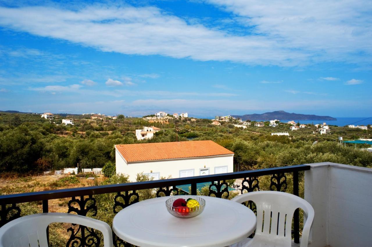 Captain Michalis Apartments Galatas  Екстер'єр фото