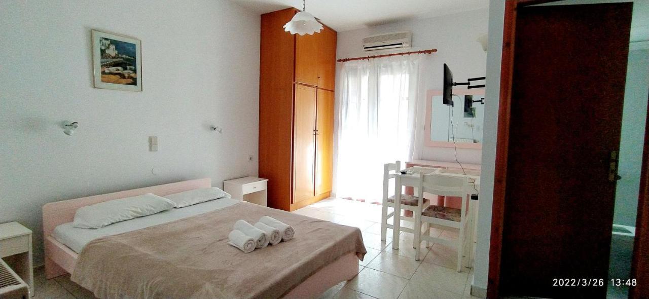 Captain Michalis Apartments Galatas  Екстер'єр фото