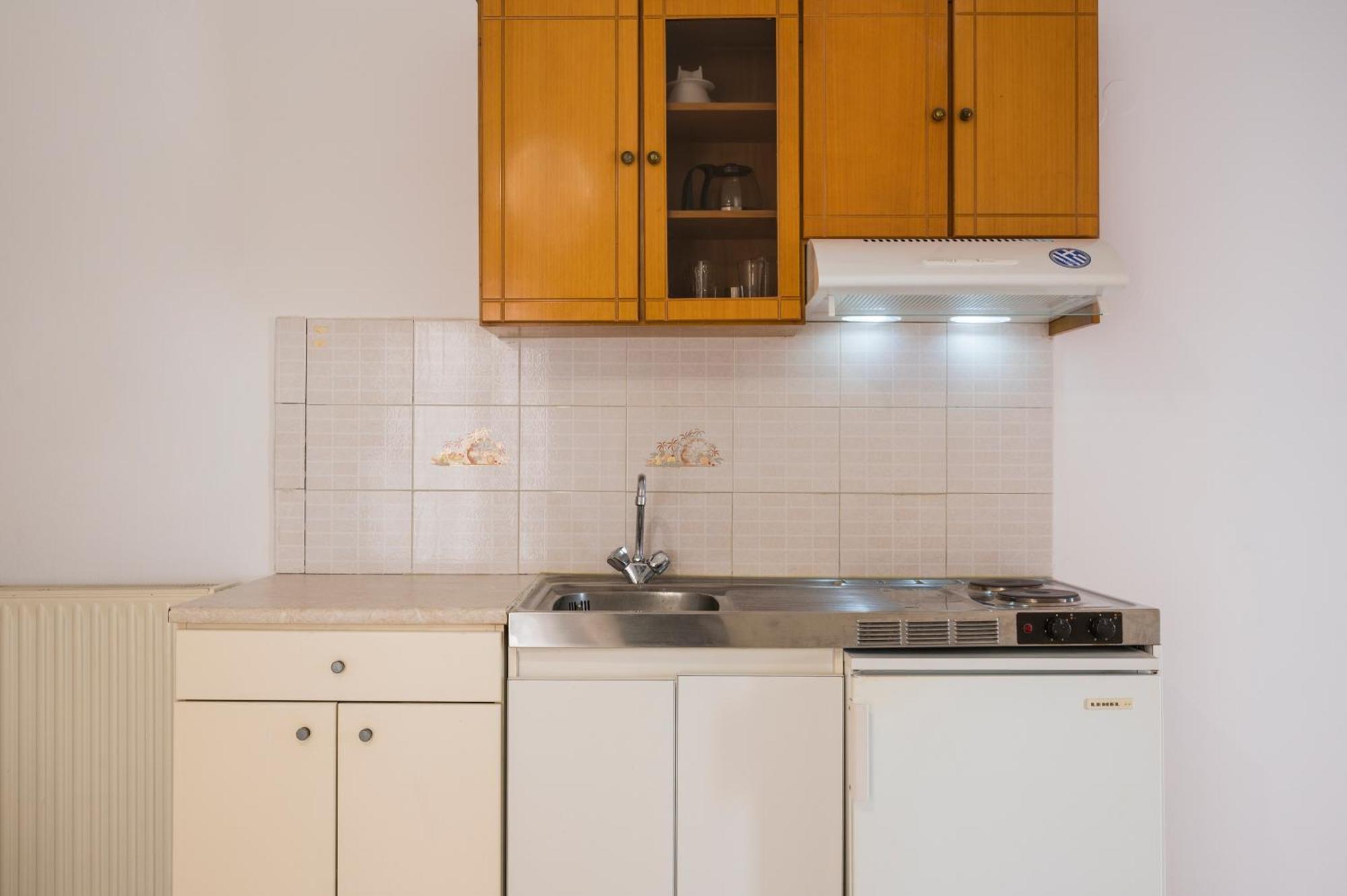 Captain Michalis Apartments Galatas  Екстер'єр фото
