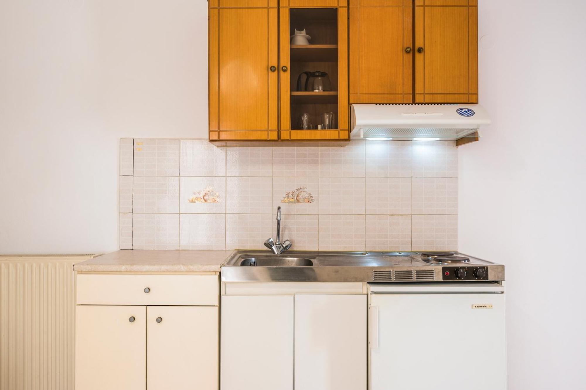 Captain Michalis Apartments Galatas  Екстер'єр фото