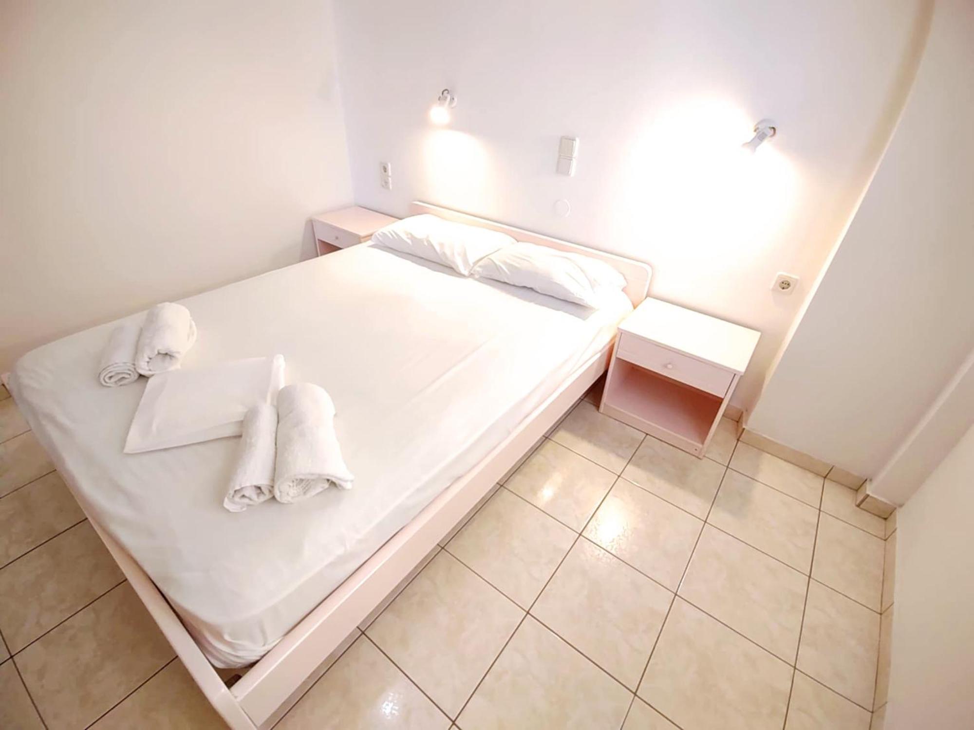 Captain Michalis Apartments Galatas  Екстер'єр фото